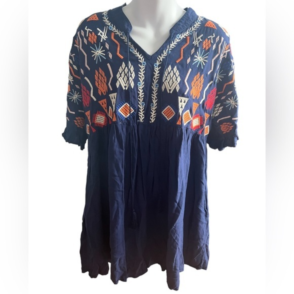 Solitaire Navy Short Sleeve Embroidered‎ Dress L